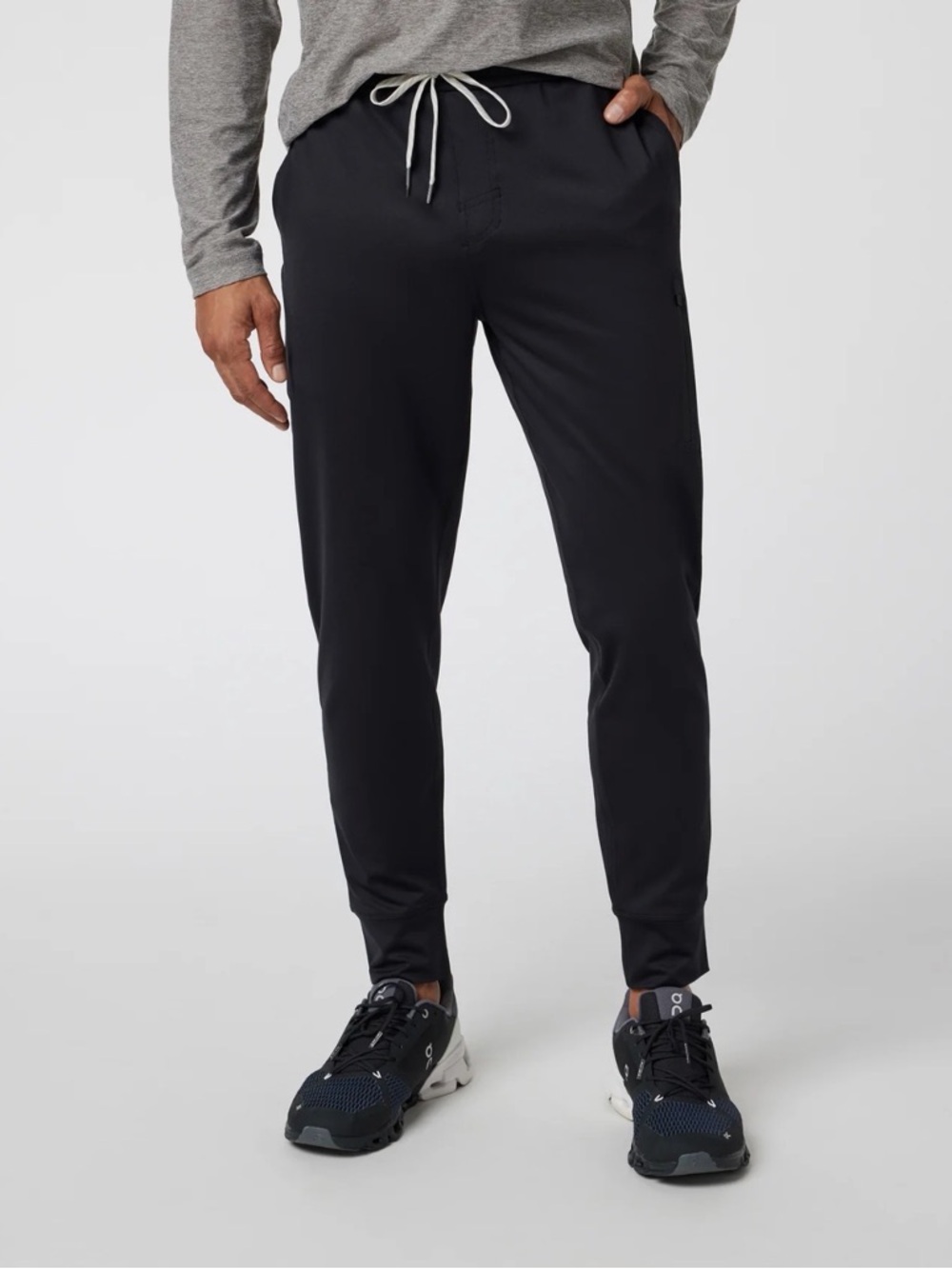 Vuori Black Jogger pants size‎ medium